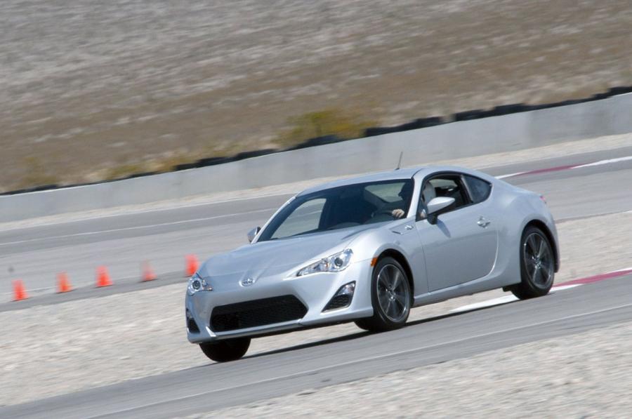  Scion FR-S 2013 года  (фото 28 из 192)